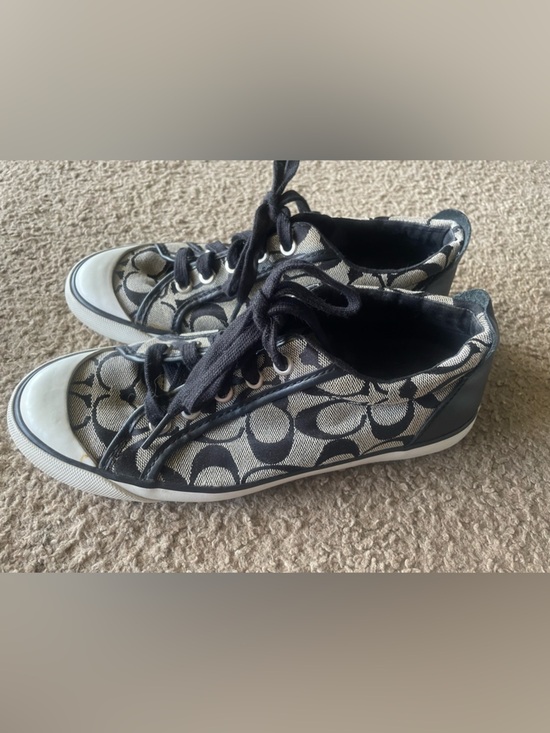 Coach Shoes - Coach low top sneakers size 7M - READ